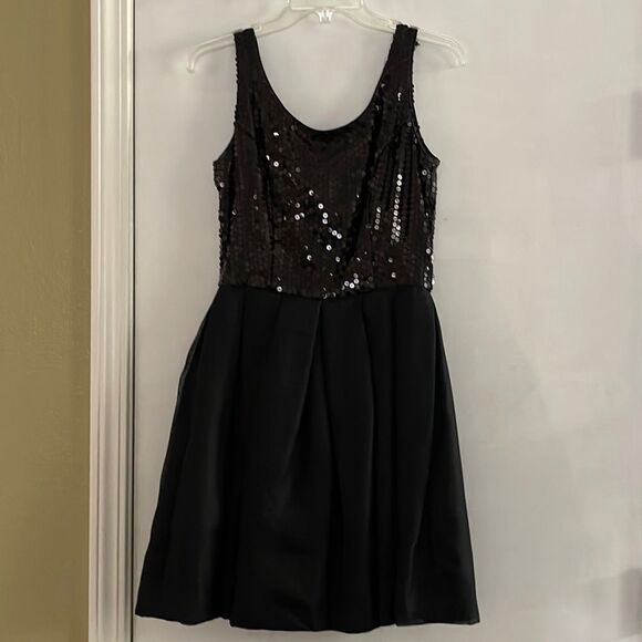 Rimini black sequin tank top silk skater skirt midi. Size 6. - Picture 1 of 5
